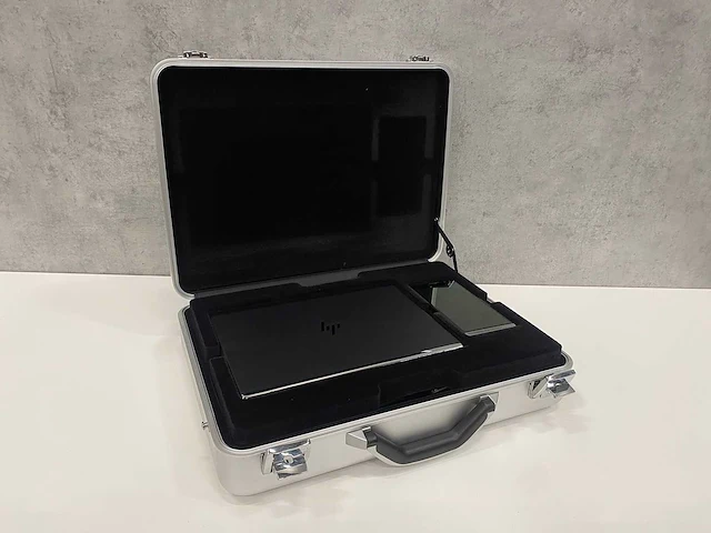 Hp - kofferset - laptop, telefoon, dock - afbeelding 1 van  32