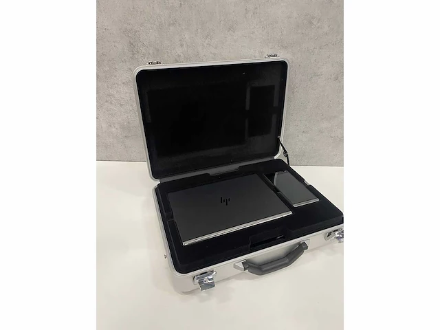 Hp - kofferset - laptop, telefoon, dock - afbeelding 12 van  32