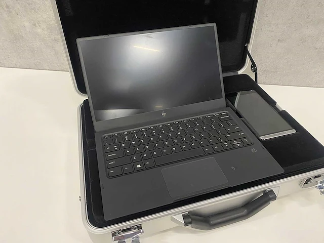 Hp - kofferset - laptop, telefoon, dock - afbeelding 31 van  32