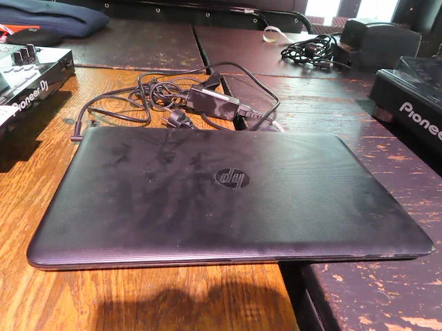 Hp - laptop - afbeelding 2 van  2