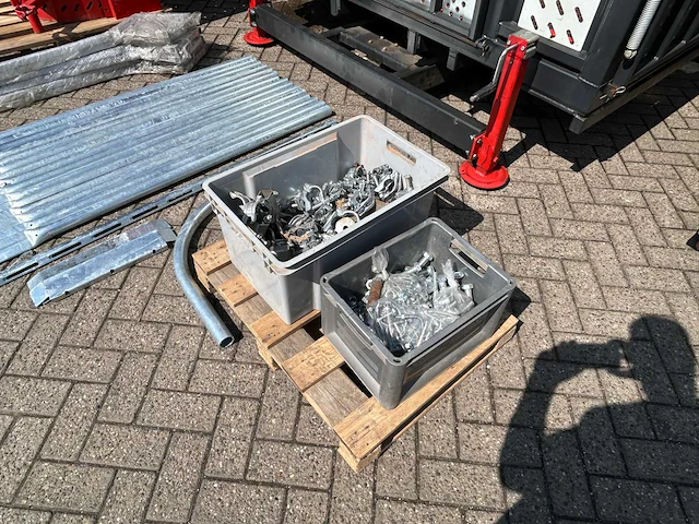 Hp 1500t goederen- en personenlift 30 meter - afbeelding 8 van  33