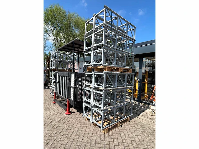 Hp 1500t goederen- en personenlift 30 meter - afbeelding 16 van  33