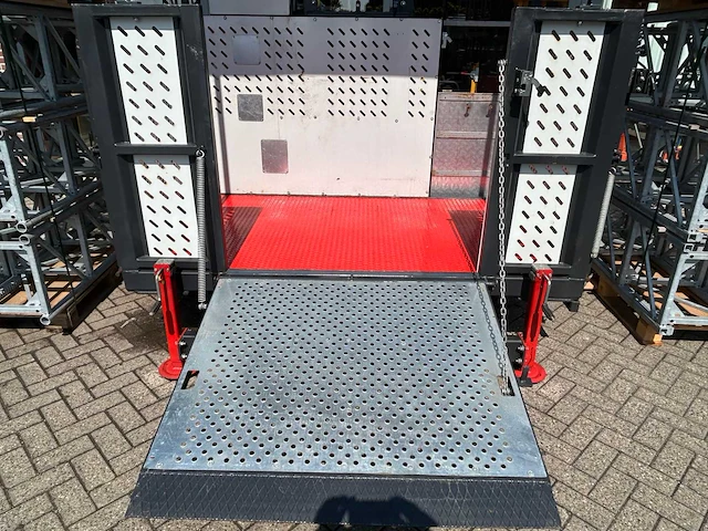 Hp 1500t goederen- en personenlift 30 meter - afbeelding 18 van  33