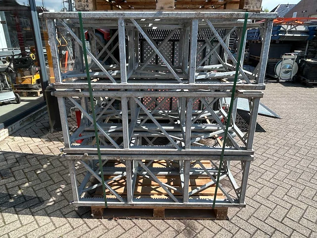 Hp 1500t goederen- en personenlift 30 meter - afbeelding 21 van  33