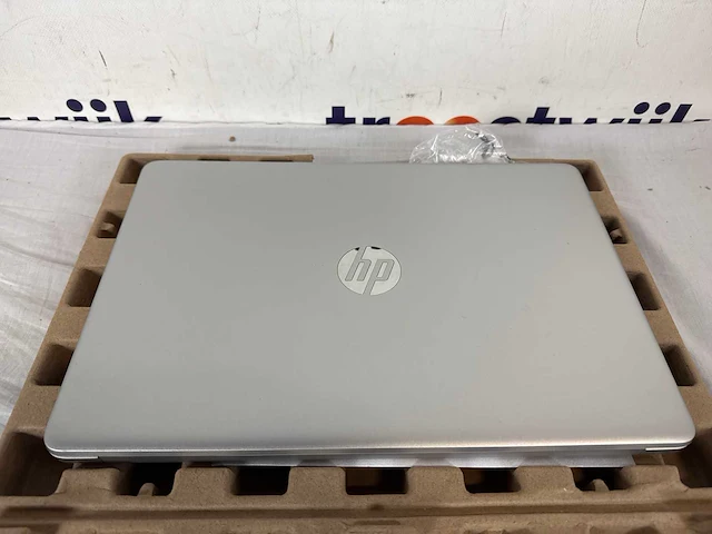 Hp 15s-eq2258ng amd ryzen™ 5 5500u laptop 39,6 cm (15.6") full hd 16 gb ddr4-sdram 512 gb ssd wi-fi 5 (802.11ac) windows 11 home zilver - afbeelding 3 van  3