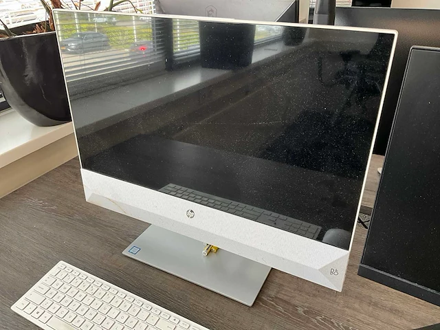 Hp 24-xa0500nd pavillion all-in-one desktop - afbeelding 2 van  9