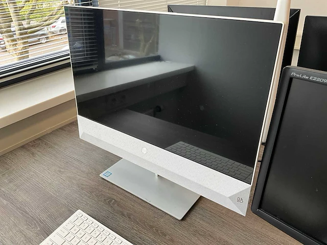 Hp 24-xa0500nd pavillion all-in-one desktop - afbeelding 2 van  7