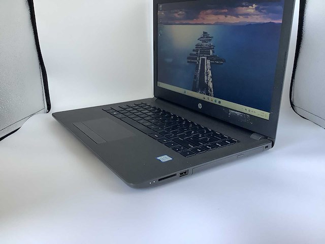 Hp 240 g6 laptop - afbeelding 3 van  8