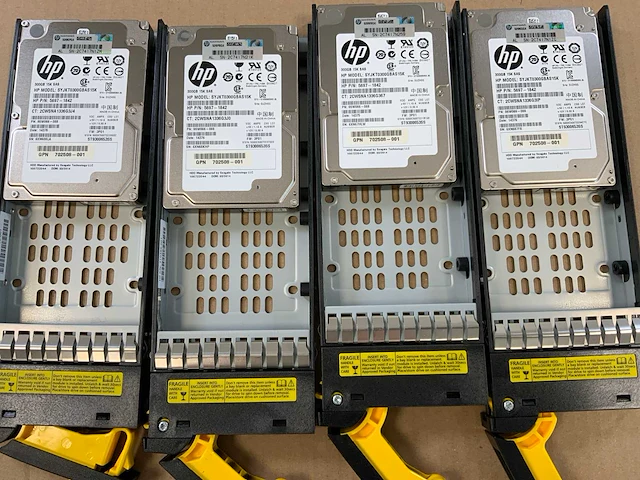 Hp 3par m6710, 23x 300 gb hdd (syjkt0300gbas15k) + 1x 300 gb hdd (hkcf0300s5xeno15) netwerkopslag - afbeelding 3 van  15