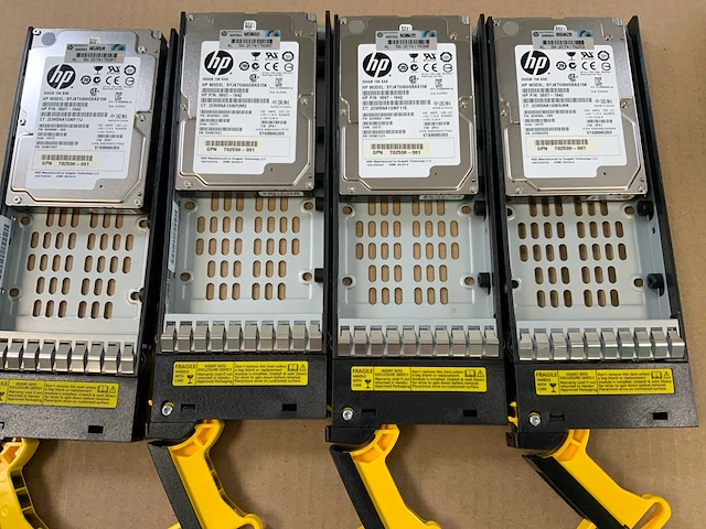 Hp 3par m6710, 23x 300 gb hdd (syjkt0300gbas15k) + 1x 300 gb hdd (hkcf0300s5xeno15) netwerkopslag - afbeelding 5 van  15