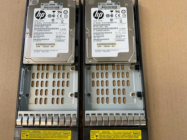 Hp 3par m6710, 23x 300 gb hdd (syjkt0300gbas15k) + 1x 300 gb hdd (hkcf0300s5xeno15) netwerkopslag - afbeelding 6 van  15