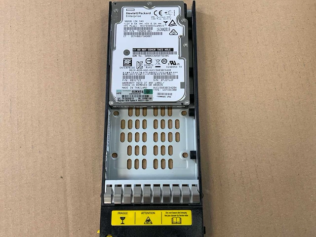 Hp 3par m6710, 23x 300 gb hdd (syjkt0300gbas15k) + 1x 300 gb hdd (hkcf0300s5xeno15) netwerkopslag - afbeelding 7 van  15