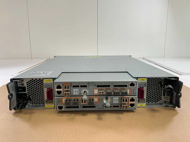 Hp 3par m6710, 23x 300 gb hdd (syjkt0300gbas15k) + 1x 300 gb hdd (hkcf0300s5xeno15) netwerkopslag - afbeelding 12 van  15