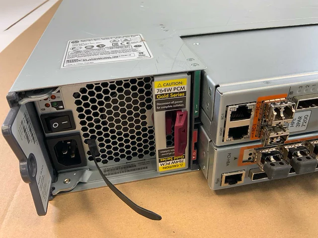 Hp 3par m6710, 23x 300 gb hdd (syjkt0300gbas15k) + 1x 300 gb hdd (hkcf0300s5xeno15) netwerkopslag - afbeelding 13 van  15