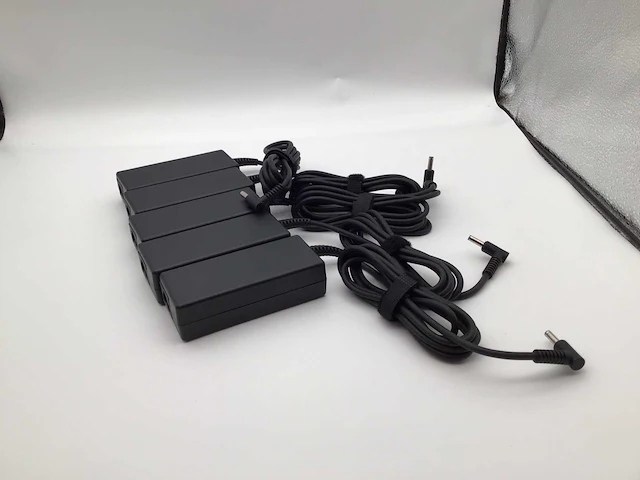 Hp 65 watt laptop adapter (5x) - afbeelding 1 van  5