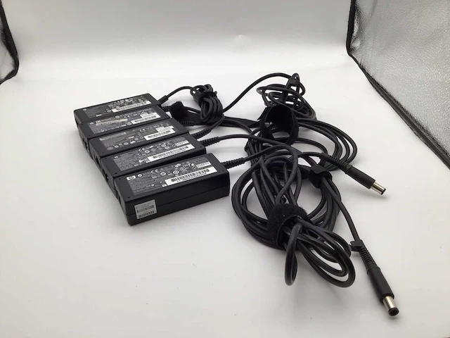 Hp 65 watt laptop adapter (5x) - afbeelding 1 van  6