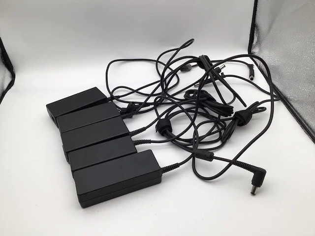 Hp 65 watt laptop adapter (5x) - afbeelding 4 van  5