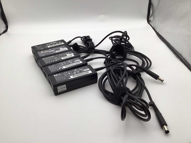 Hp 65 watt laptop adapter (5x) - afbeelding 1 van  6