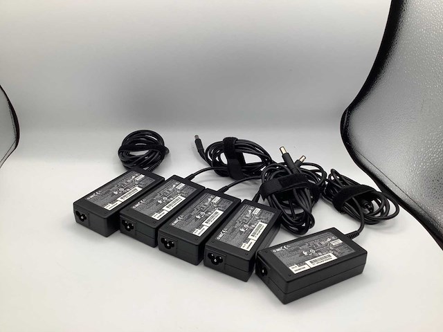 Hp 65 watt laptop adapter overig (5x) - afbeelding 1 van  3