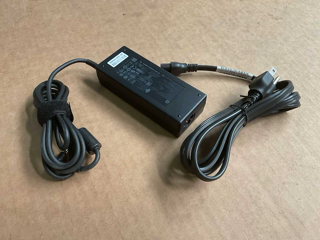 Hp 90w smart ac adapter (6x) - afbeelding 1 van  4