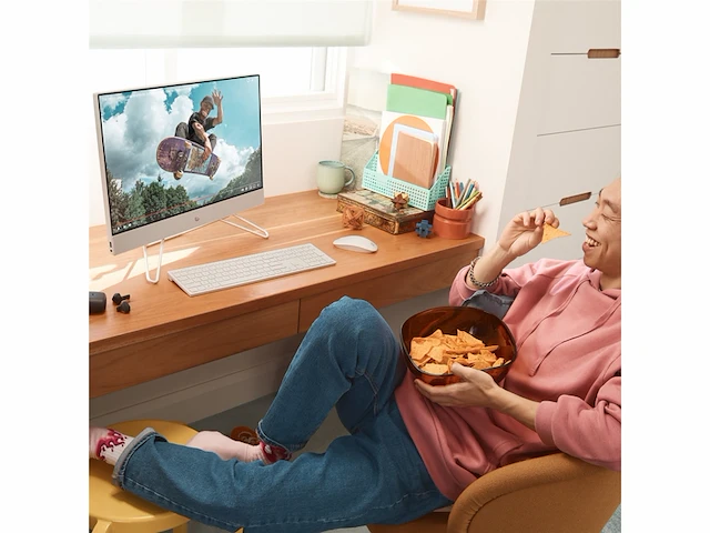 Hp all-in-one cb1103ng 23.8 fhd ips i3 geforce mx 450 8gb ddr4 256gb m.2 ssd zonder windows qwertz - afbeelding 4 van  6