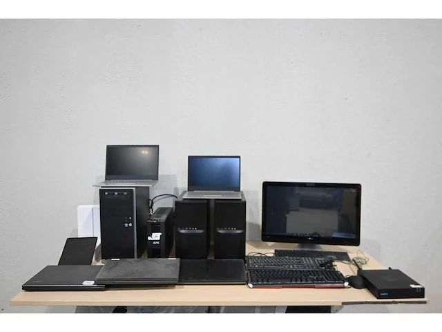 Hp, apple, dell, lenovo, etc. partij desktops, tablet, laptops, monitoren, etc. - afbeelding 1 van  12