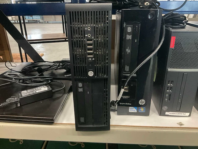 Hp compaq pro 4300 desktop - afbeelding 1 van  2