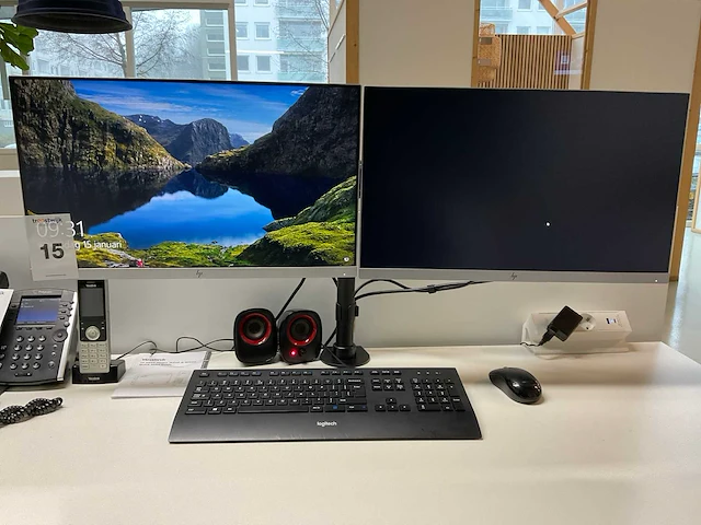 Hp e233 monitoren op arm - afbeelding 1 van  9