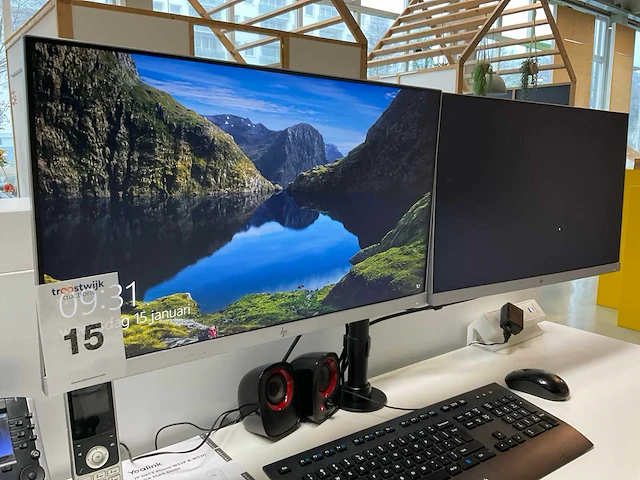 Hp e233 monitoren op arm - afbeelding 3 van  9