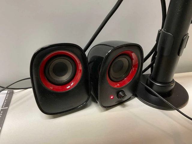 Hp e233 monitoren op arm - afbeelding 7 van  9