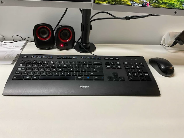 Hp e233 monitoren op arm - afbeelding 8 van  9