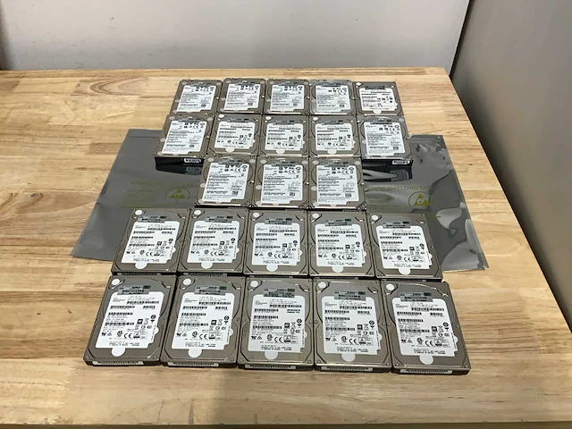 Hp hpe hdd 2,5” 1,8tb. 10k sas (23x) - afbeelding 1 van  3