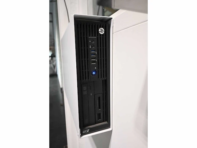 Hp intel core i7 z230 windows 10 pro desktop met hp elite monitoren en monitorenarmsteun - afbeelding 4 van  4