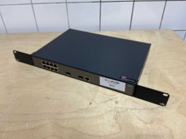 Hp jg922a 8-port 10/100 gigabit switch - afbeelding 1 van  2
