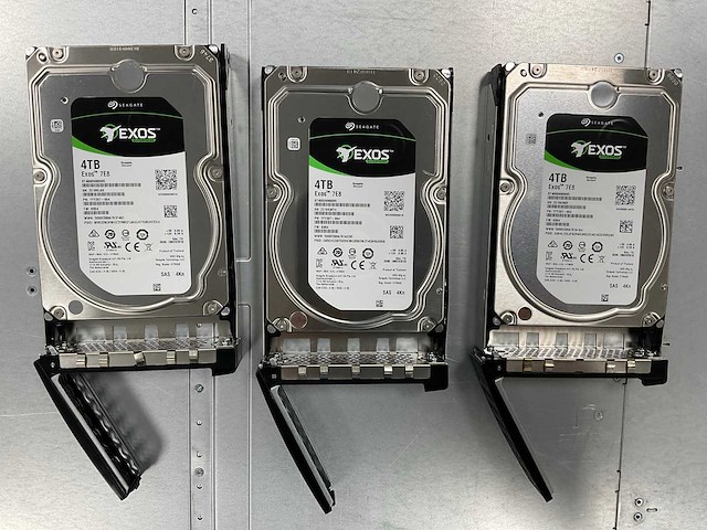 Hp (nmbla-0002-1200) - 21x 4 tb seagate (st4000nm0095) & 3x 1,92 tb samsung (mz-7lm1t9n) nimble dual controller storage array - afbeelding 4 van  13