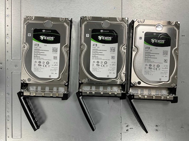 Hp (nmbla-0002-1200) - 21x 4 tb seagate (st4000nm0095) & 3x 1,92 tb samsung (mz-7lm1t9n) nimble dual controller storage array - afbeelding 10 van  13