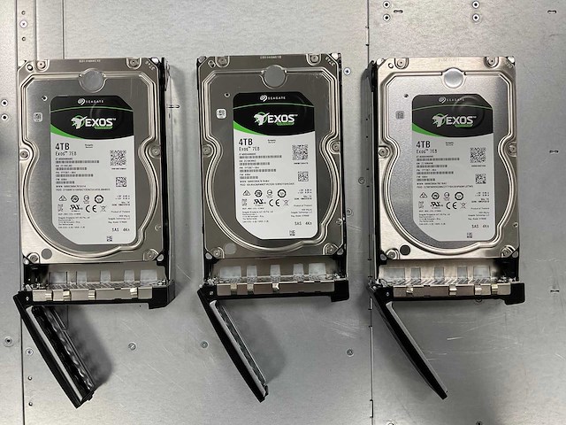 Hp (nmbla-0002-1200) - 21x 4 tb seagate (st4000nm0095) & 3x 1,92 tb samsung (mz-7lm1t9n) nimble dual controller storage array - afbeelding 11 van  13