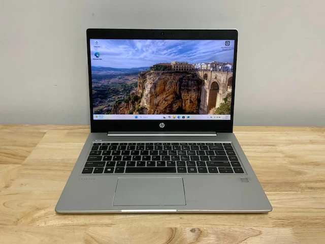 Hp probook 440 g6(i7) laptop - afbeelding 1 van  8