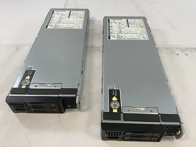 Hp proliant bl460c gen9, xeon(r) e5-2637 v4, 6x 32 gb ram, 2x 600 gb sas (eg0600jetka) blades (2x) - afbeelding 1 van  9