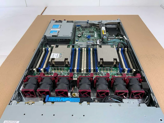 Hp proliant dl360 g9, 2x xeon(r) e5-2620 v4, no ram, 6x 600 gb sas(eh0600jedhe) rack mount chassis - afbeelding 8 van  10
