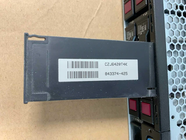 Hp proliant dl360 g9, 2x xeon(r) e5-2620 v4, no ram, 6x 600 gb sas(eh0600jedhe) rack mount chassis - afbeelding 9 van  10