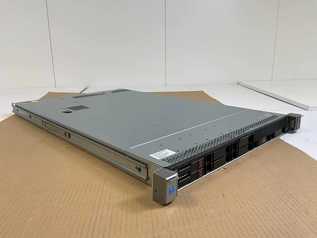 Hp proliant dl360 g9, 2x xeon(r) e5-2630l v3, 12x 32 gb ram, 2x 300 gb sas(eh0300jedhc) rack mount chassis - afbeelding 3 van  9