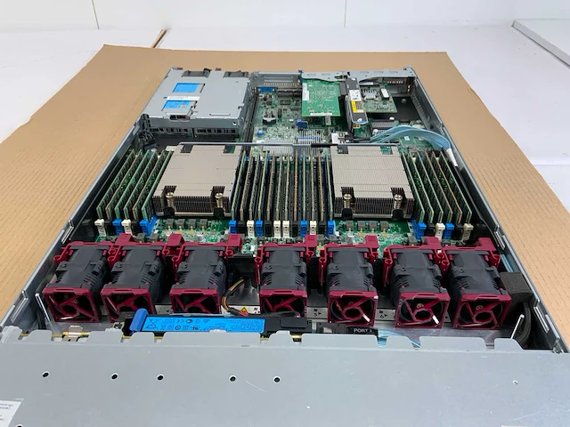 Hp proliant dl360 g9, 2x xeon(r) e5-2630l v3, 24x 16 gb ram, 1x 300 gb sas(eg0300fbvfl) - 1x 300 gb sas(eg0300fcvbf) rack mount chassis - afbeelding 7 van  9