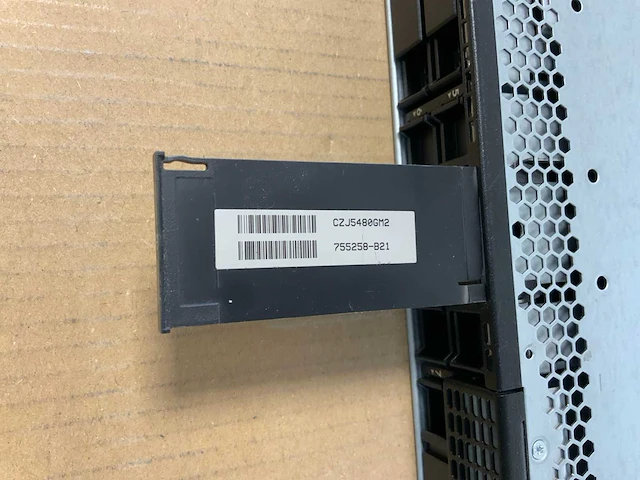 Hp proliant dl360 g9, 2x xeon(r) e5-2630l v3, 24x 16 gb ram, 1x 300 gb sas(eg0300fbvfl) - 1x 300 gb sas(eg0300fcvbf) rack mount chassis - afbeelding 8 van  9