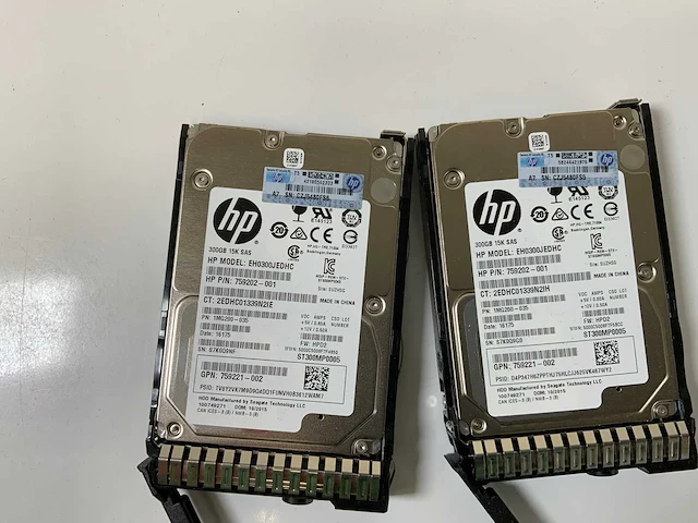 Hp proliant dl360 g9, 2x xeon(r) e5-2630l v3, 24x 24 gb ram, 2x 300 gb sas(eh0300jedhc) rack mount chassis - afbeelding 7 van  9