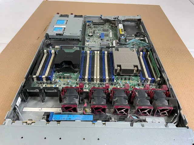 Hp proliant dl360 g9, xeon(r) e5-2620 v4, 1x 16 gb ram, 2x 400 gb ssd(mk0400gctza) - 2x 146 gb sas(mk1401grrb) - 2x 146 gb sas(eh0146fbqdc) - 2x 500 gb hdd(mm0500gbkak) rack mount chassis - afbeelding 10 van  12