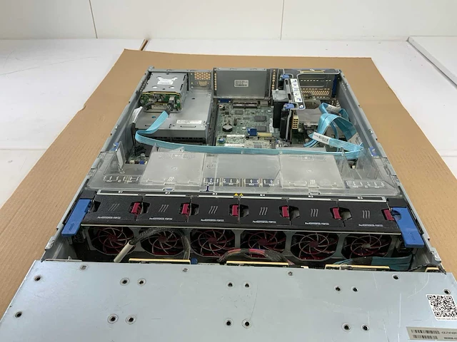 Hp proliant dl380 gen 9, 2x xeon(r) e5-2620, 2x 16 gb ram, 11x 4 tb sas(mb4000jvyzc) - 2x 300 gb sas(eg000300jwfvb) rack mount chassis - afbeelding 12 van  14