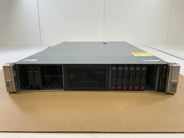 Hp proliant dl380 gen 9, 2x xeon(r) e5-2630, 2x 16 gb ram, 4x 400 gb ssd(mk0400gctza) - 2x 146 gb sas(eh0146fbqdc) rack mount chassis - afbeelding 1 van  11