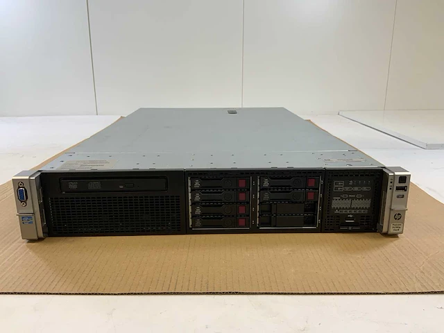 Hp proliant dl380p gen 8, xeon(r) e5-2630, 4x 8 gb ram - 2x 4 gb ram, 2x 300 gb sas(eg0300fcvbf) - 2x 450 gb sas(eg0450fbdbt) - 2x 300 gb sas(eg0300fcsph) rack mount chassis - afbeelding 1 van  11