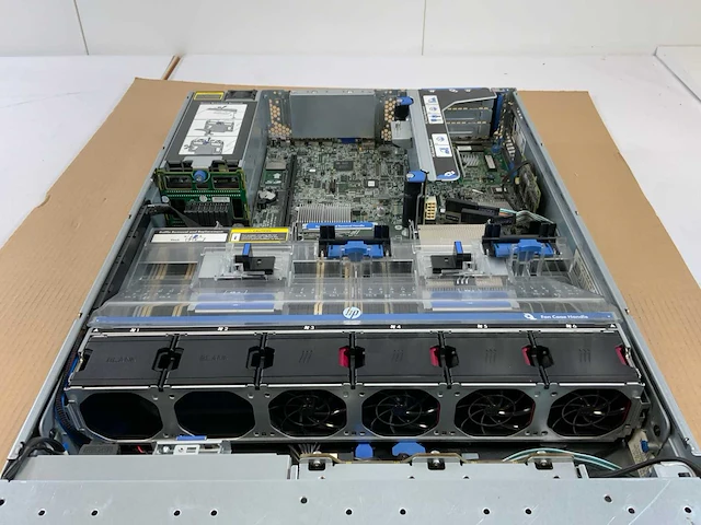 Hp proliant dl380p gen 8, xeon(r) e5-2630, 4x 8 gb ram - 2x 4 gb ram, 2x 300 gb sas(eg0300fcvbf) - 2x 450 gb sas(eg0450fbdbt) - 2x 300 gb sas(eg0300fcsph) rack mount chassis - afbeelding 9 van  11